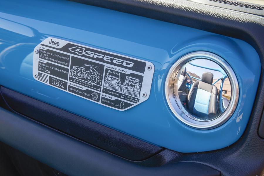 Детали интерьера Jeep 4SPEED Concept (JL) 2018 года  (фото 7 из 39)
